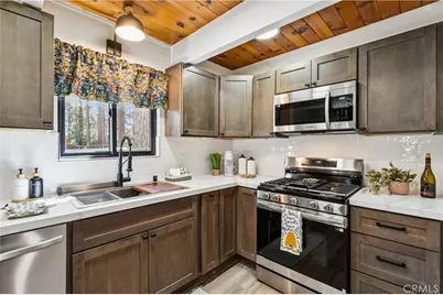 904 Angeles, Big Bear City, CA 92314 - Photo 9