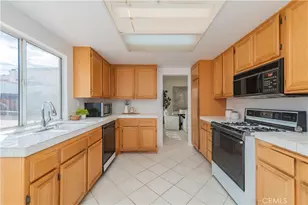 14013 Tom Ct, Victorville, CA 92392 - Photo 17