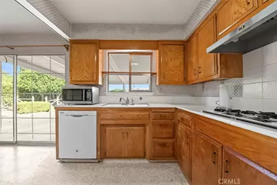 2122 Saticoy, Pomona, CA 91767 - Photo 13