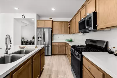 15220 Dawning Court, Lake Elsinore, CA 92530 - Photo 17