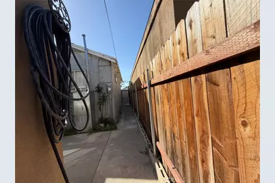 312 N Pasadena, Azusa, CA 91702 - Photo 17