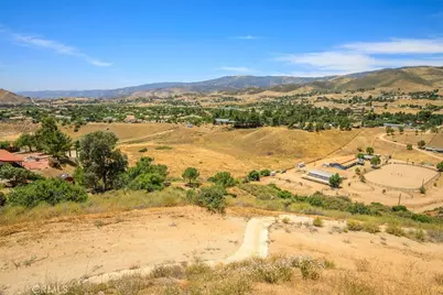 9175 Yucca Hills Road, Agua Dulce, CA 91390 - Photo 15