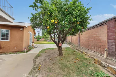 10602 Courson, Stanton, CA 90680 - Photo 35
