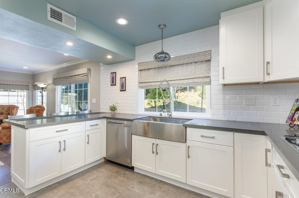 6191 Arabian Pl, Camarillo CA  93012-4404 exterior