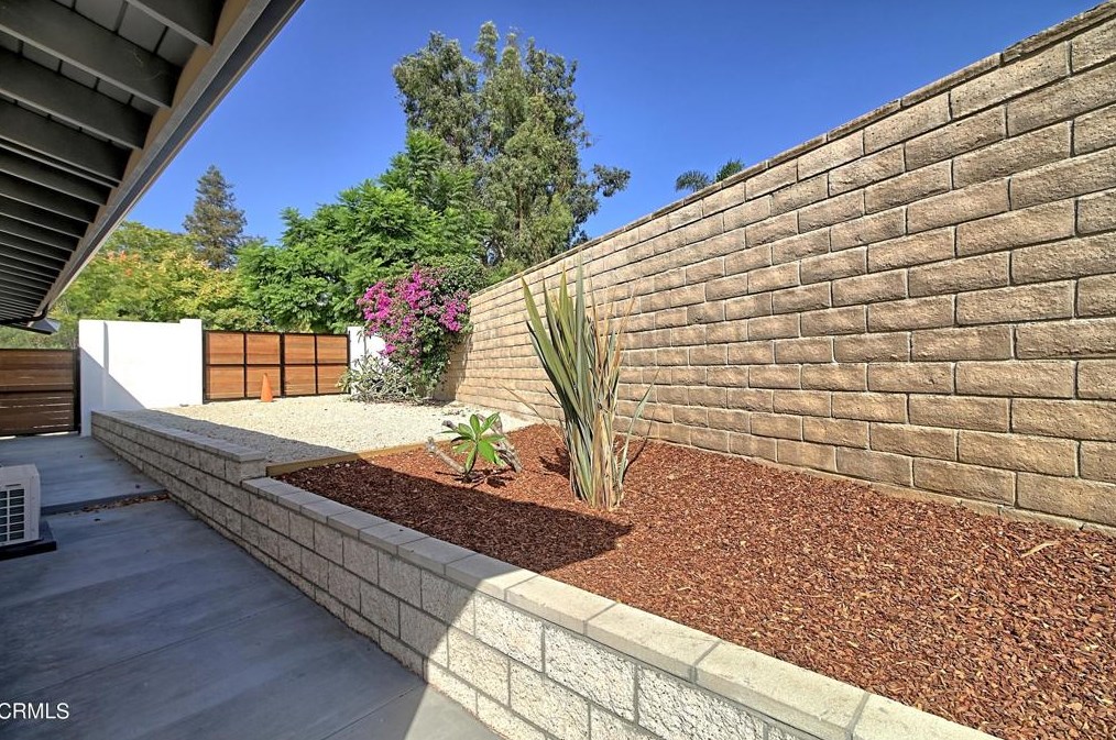 1226 Calle Aurora, Camarillo CA  93010-8438 exterior