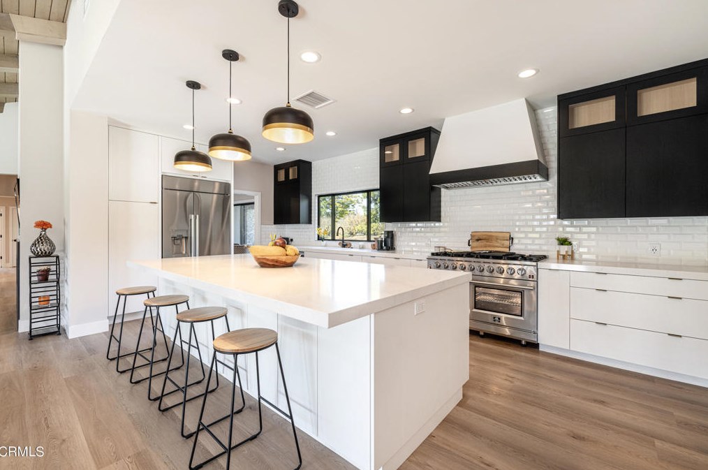1226 Calle Aurora, Camarillo CA  93010-8438 exterior