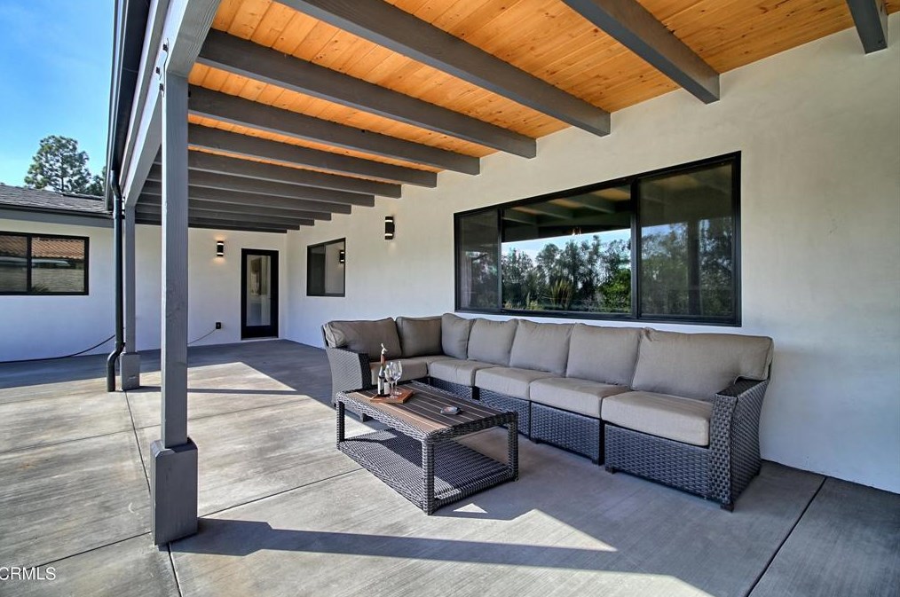 1226 Calle Aurora, Camarillo CA  93010-8438 exterior