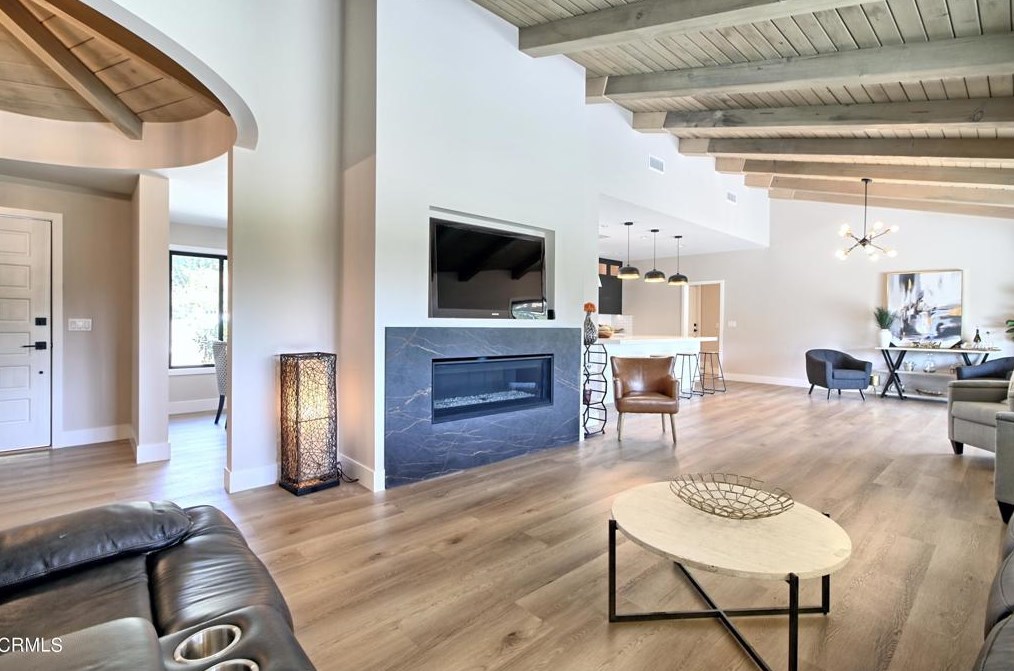 1226 Calle Aurora, Camarillo CA  93010-8438 exterior