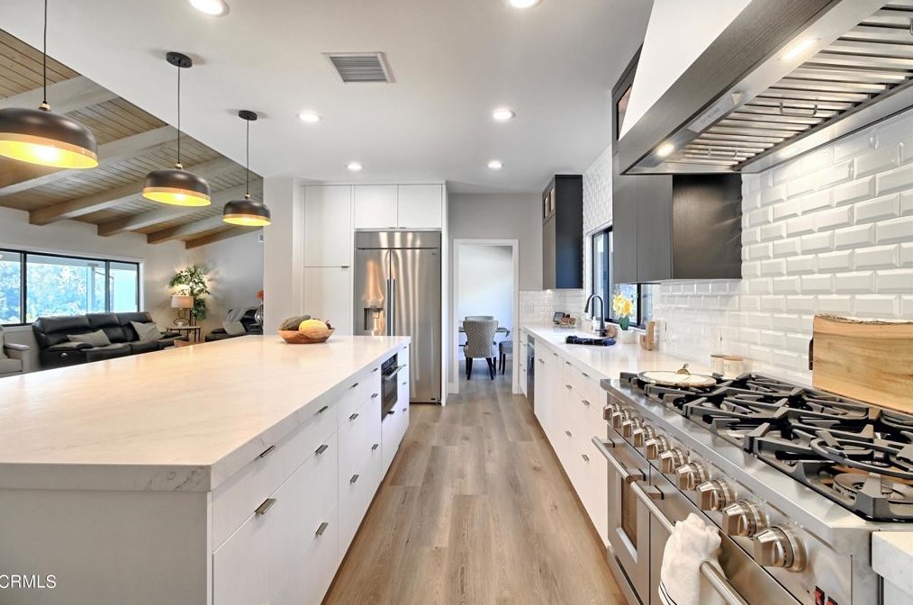 1226 Calle Aurora, Camarillo CA  93010-8438 exterior