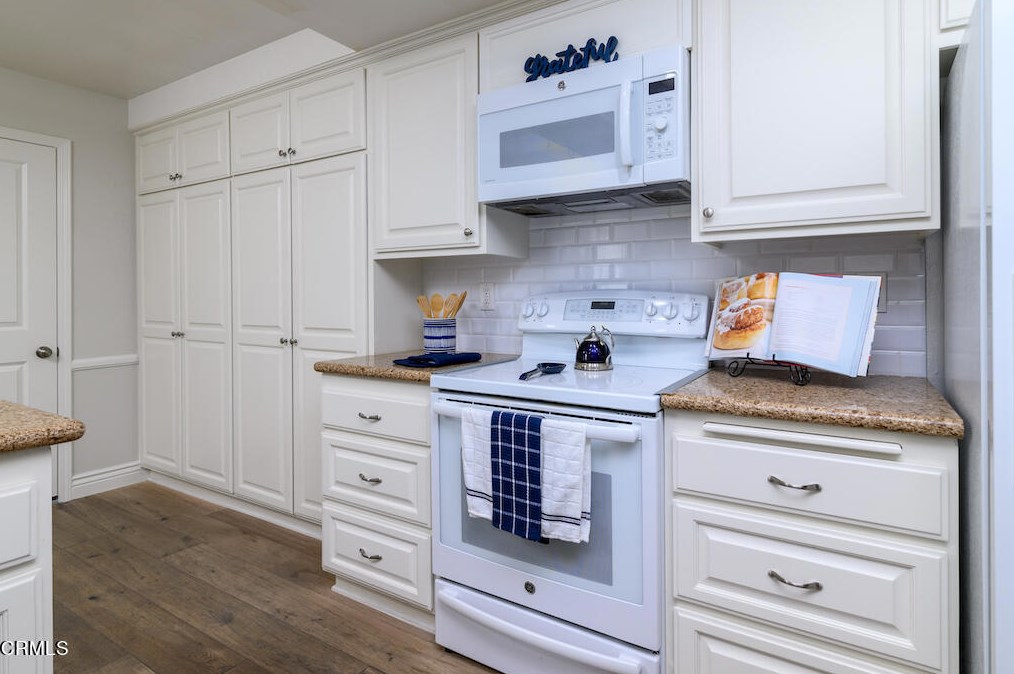 17103 Village 17, Camarillo CA  93012-7401 exterior