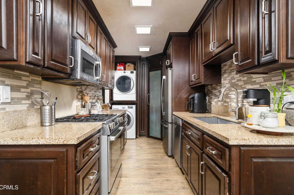 1345 Maxwell Ln, Upland CA  91786-7013 exterior