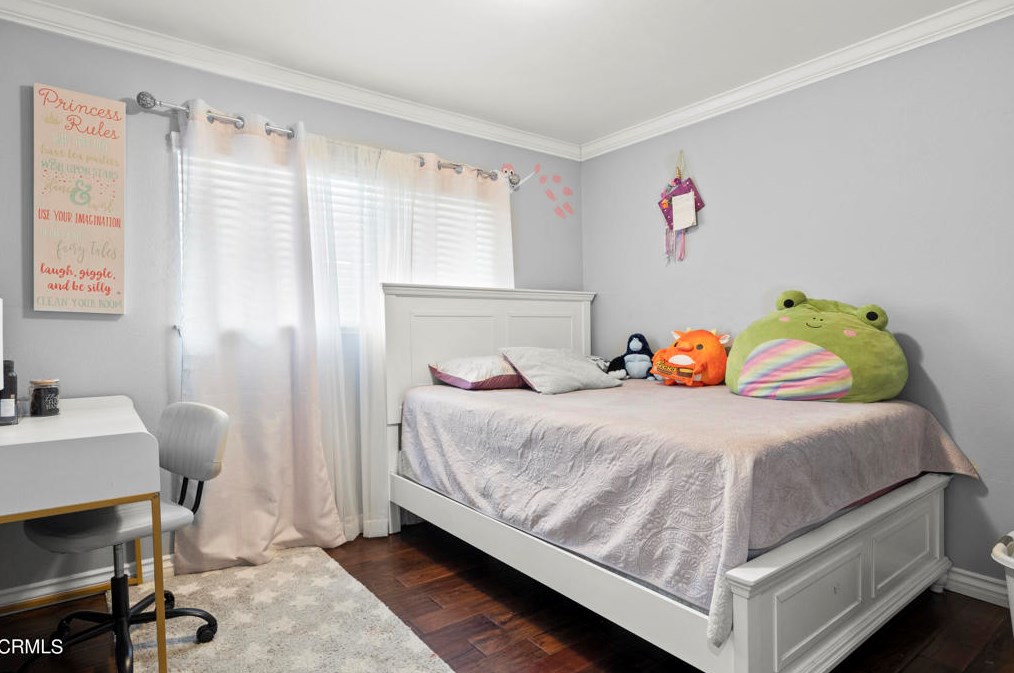 1010 Olive St, Oxnard CA 93033-5024 exterior