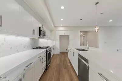 2830 Wagon Wheel Road #304, Oxnard, CA 93036 - Photo 7