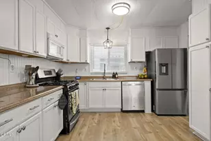 15750 Arroyo Dr, Moorpark, CA 93021 - Photo 17