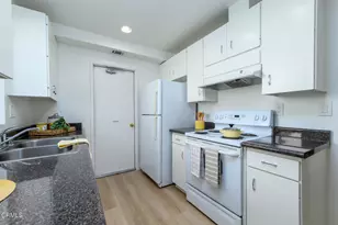 24121 Village 24, Camarillo, CA 93012 - Photo 19