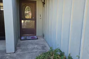 327 Wynn Ct, Thousand Oaks, CA 91362 - Photo 3