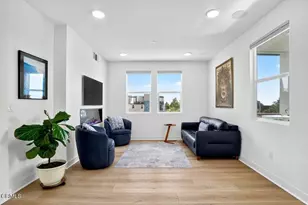 1230 E Thompson Blvd, Ventura, CA 93001 - Photo 3