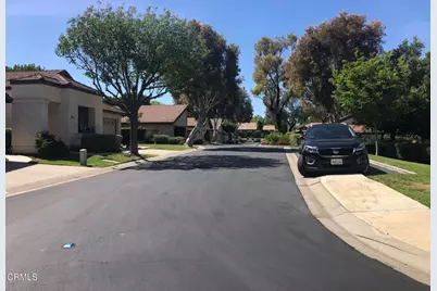 369 Estancia Place, Camarillo, CA 93012 - Photo 3