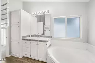 1075 Loma Dr, Ojai, CA 93023 - Photo 31