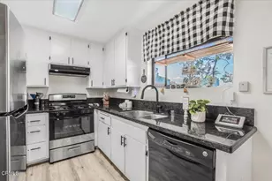 717 Thoreau Ln Ln, Ventura, CA 93003 - Photo 11