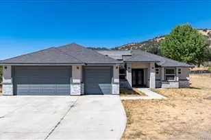 28551 Bear Valley Rd, Tehachapi, CA 93561 - Photo 1