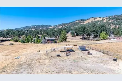 28551 Bear Valley Road, Tehachapi, CA 93561 - Photo 37