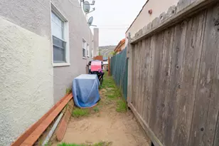 557 561 N North Olive Street St, Ventura, CA 93001 - Photo 25