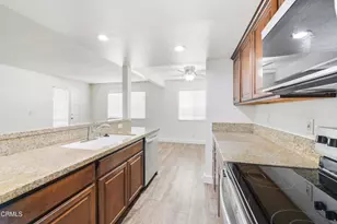 1210 Carlsbad Pl, Ventura, CA 93003 - Photo 11