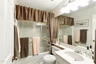 1095 Amberton Ln, Thousand Oaks, CA 91320 - Photo 13