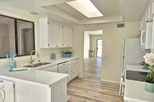 17101 Village 17, Camarillo, CA 93012 - Photo 9