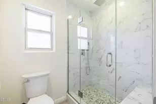 22239 1/4 Erwin St, Woodland Hills, CA 91367 - Photo 33