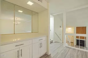 22239 1/4 Erwin St, Woodland Hills, CA 91367 - Photo 35