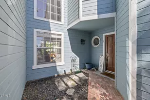 9813 Sweetwater Ln, Ventura, CA 93004 - Photo 25