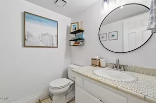 9813 Sweetwater Ln, Ventura, CA 93004 - Photo 13