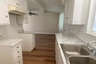 1308 Cedar St, Santa Ana, CA 92707 - Photo 11