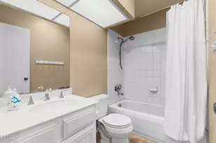 18360 Collins St, Tarzana, CA 91356 - Photo 13