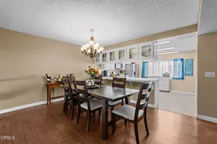 18360 Collins St, Tarzana, CA 91356 - Photo 3