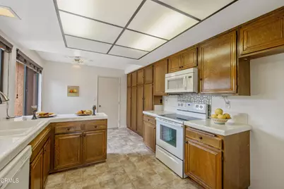 31310 Village 31, Camarillo, CA 93012 - Photo 17