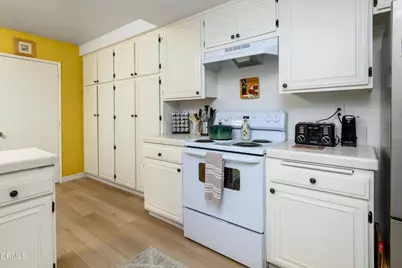 38003 Village 38, Camarillo, CA 93012 - Photo 11