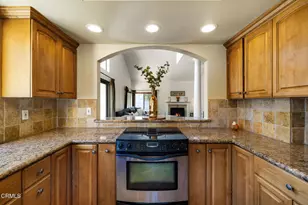 8028 Crystal Pl, Ventura, CA 93004 - Photo 9