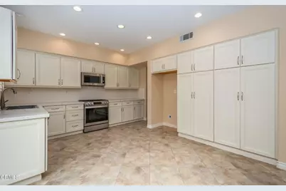 30456 Star Canyon Place, Castaic, CA 91384 - Photo 23