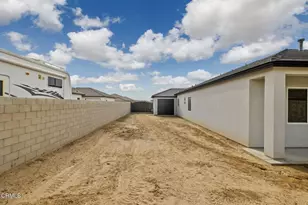 8806 Roverton Ct, Bakersfield, CA 93314 - Photo 49
