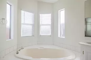 20046 Canyon View Dr, Santa Clarita, CA 91351 - Photo 29