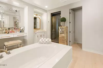 2417 E Hillcrest Drive, Thousand Oaks, CA 91362 - Photo 45