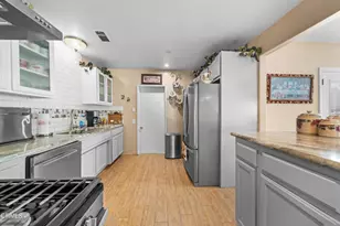 2304 San Marino Dr, Bakersfield, CA 93309 - Photo 5