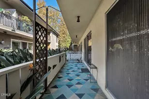 1542 Riverside Dr, Glendale, CA 91201 - Photo 31