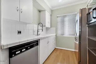 1542 Riverside Dr, Glendale, CA 91201 - Photo 11