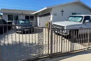 211 Featherstone St, Oxnard, CA 93030 - Photo 1