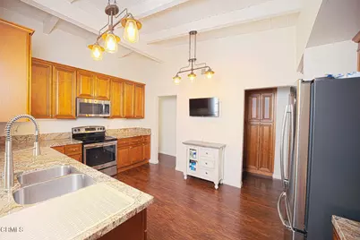 942 Woodlawn Drive, Thousand Oaks, CA 91360 - Photo 7