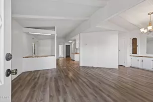 4700 Aurora Dr, Ventura, CA 93003 - Photo 7